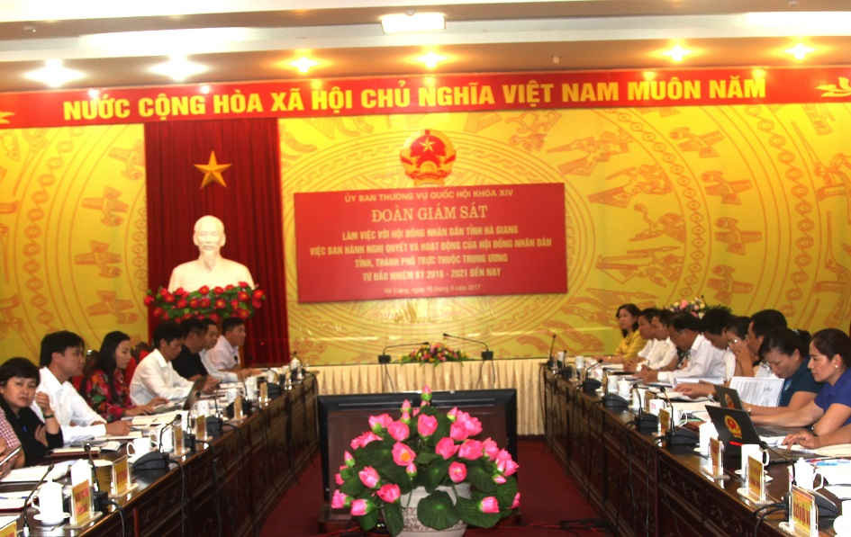Đoàn giám sát của Ủy ban Thường vụ Quốc hội làm việc với Thường trực HĐND tỉnh Hà Giang.