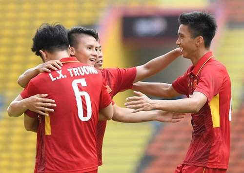 Các cầu thủ Việt Nam rất vui với chiến thắng liên tiếp thứ 2