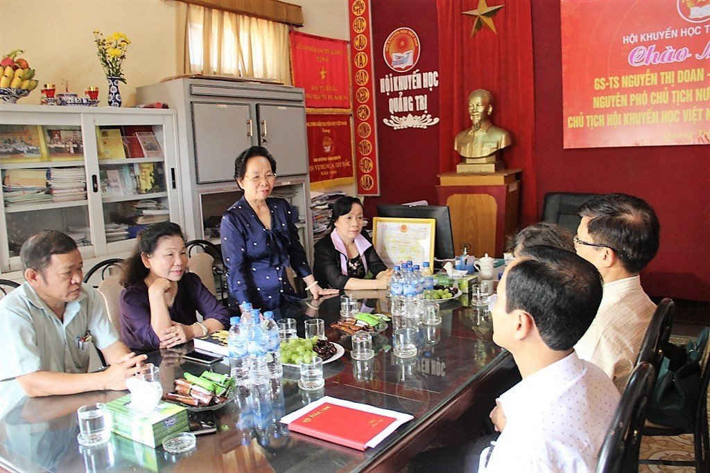 Hội Khuyến học Việt Nam tặng 100 triệu đồng cho học sinh, sinh viên nghèo hiếu học Quảng Trị