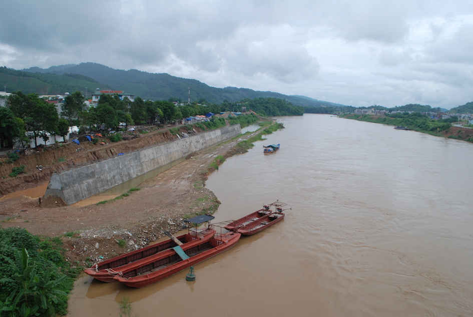 Lũ lớn trên thượng nguồn sông Hồng đang đổ về thành phố Lào Cai 