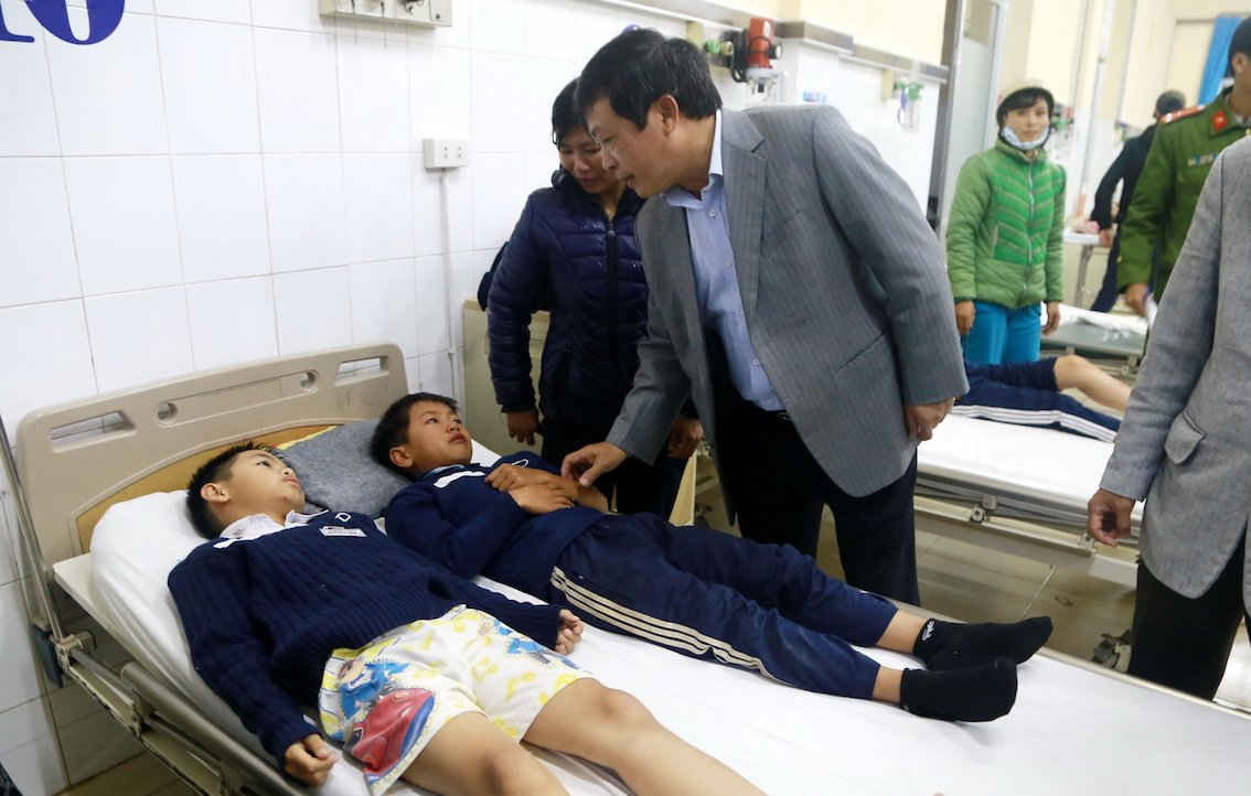 Lãnh đạo tỉnh Lâm Đồng thăm các em học sinh bị nạn 