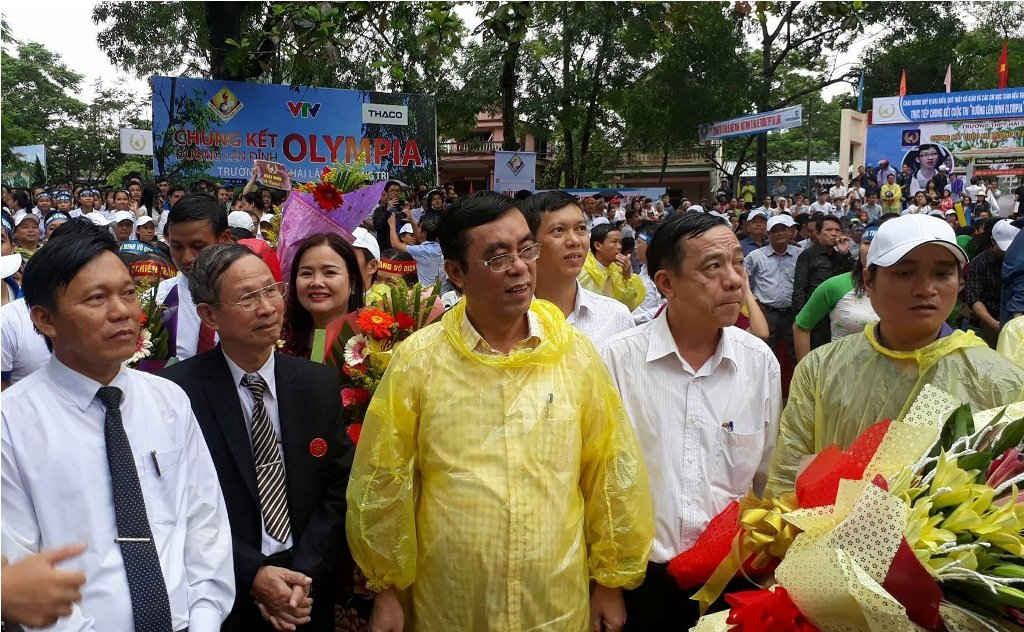 Lãnh đạo tỉnh Quảng Trị có mặt để tặng hoa chúc mừng Nhật Minh đăng quang