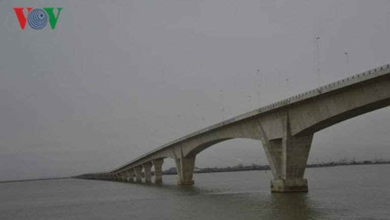 Tân Vũ - Lạch Huyện là cây cầu vượt biển dài nhất Việt Nam hiện nay.