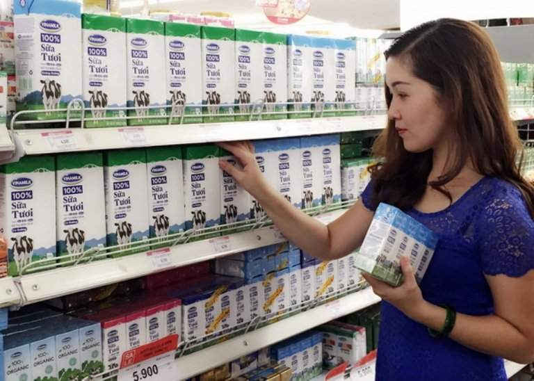 Sữa tươi Vinamilk 100% là sản phẩm sữa tươi được người tiêu dùng chọn mua nhiều nhất tại Việt Nam (theo Nielsen, tháng 7/2017)