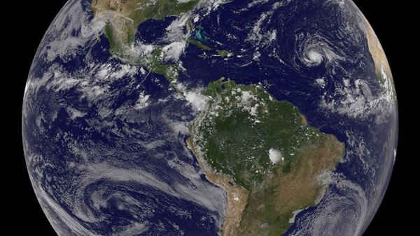 Hình ảnh vệ tinh bão Irma được cung cấp bởi dự án NOAA GOES