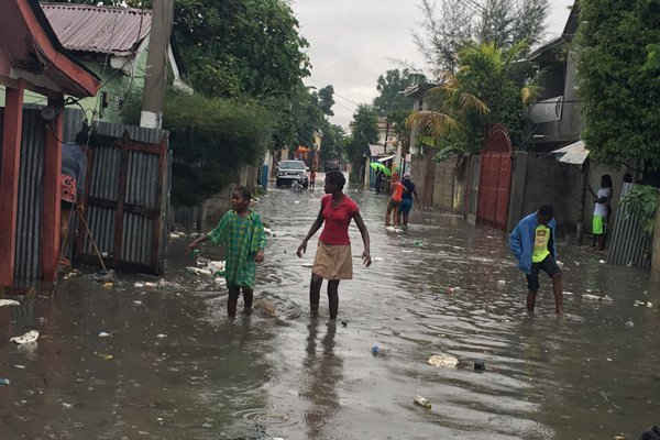 Thiệt hại do siêu bão Irma gây ra ở Hinche, miền Trung Haiti. Ảnh: Marie Yolette Daniel