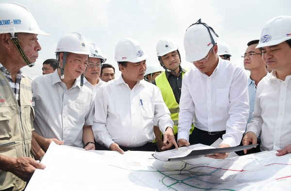 Thủ tướng thị sát dự án Khu công nghệ cao Hòa Lạc