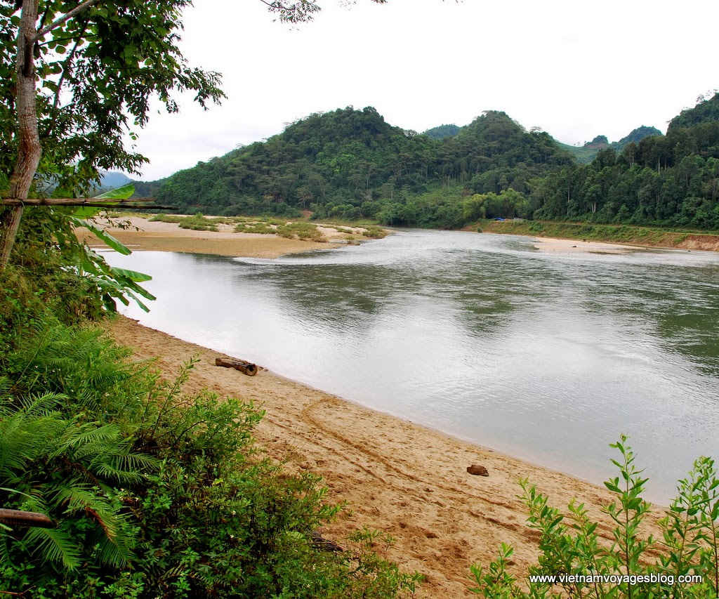 Sông Chảy nằm trên địa bàn huyện Bảo Yên ( tỉnh Lào Cai) có 4 mỏ cát được đấu giá quyền khai thác làm VLXD trong dịp này.