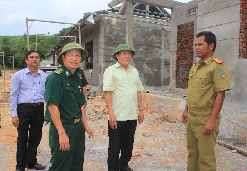 Đoàn kiểm tra tại khu vực cửa khẩu phụ Cóc-A Xóc trên tuyến biên giới Việt Nam – Lào