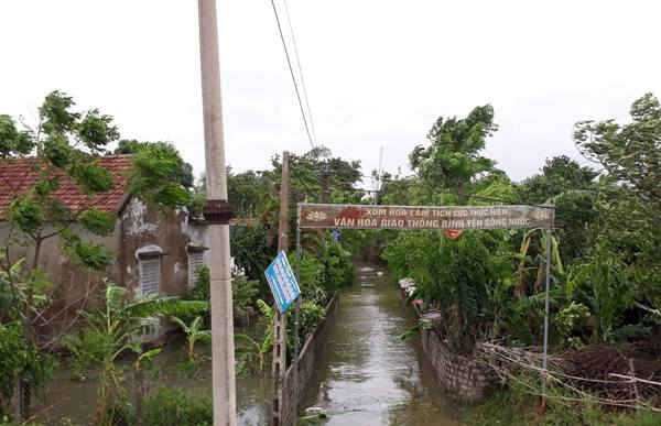 Nước ngập hơn 70 hộ dân xóm Hòa Lam, xã Hưng Hòa (TP Vinh)