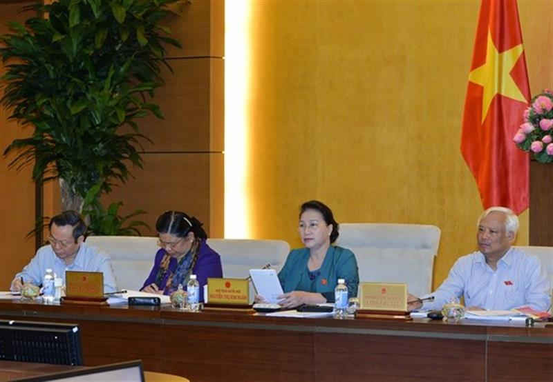 Chủ tịch Quốc hội Nguyễn Thị Kim Ngân điều hành phiên họp 