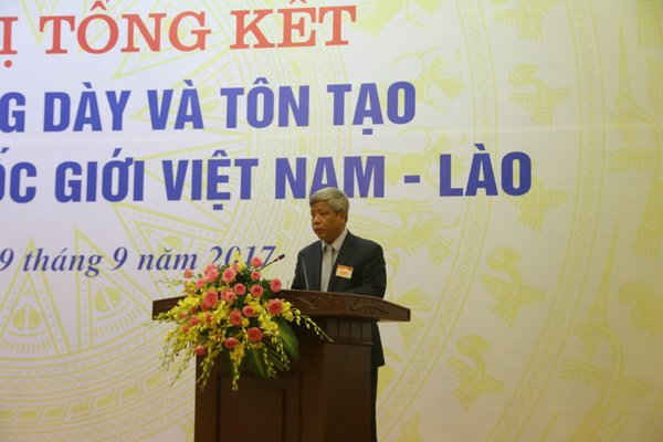 Thứ trưởng Bộ TN&MT Nguyễn Linh Ngọc báo cáo tham luận tại Hội nghị