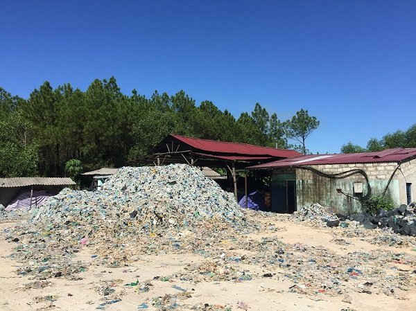 Cở sở tái chế nhựa Phạm Văn Việt đóng trên địa bàn tổ 12 phường Thủy Phương gây ô nhiễm trong thời gian dài.