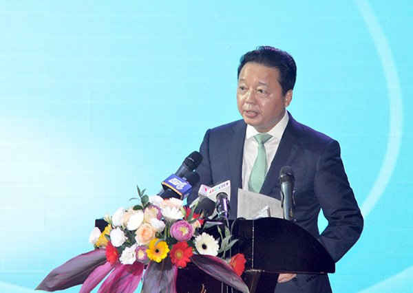  Bộ trưởng Bộ TN&MT Trần Hồng Hà trình bày tại phiên họp toàn thể Hội nghị về phát triển bền vững ĐBSCL thích ứng BĐKH,