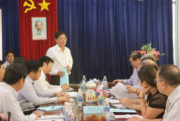 Phó Chủ tịch Thường trực UBND tỉnh Bình Dương Mai Hùng Dũng phát biểu tại buổi làm việc