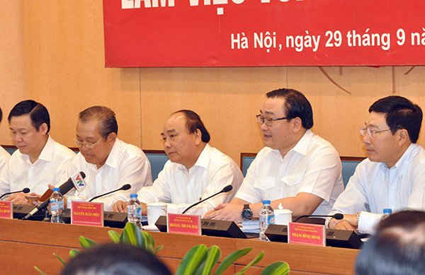 Thủ tướng cùng các Phó Thủ tướng và Bí thư Hà Nội Hoàng Trung Hải tại buổi làm việc