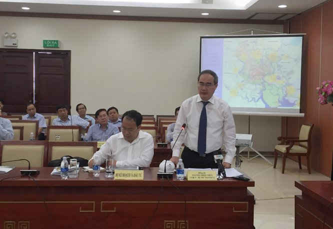 Ủy viên Bộ Chính trị, Bí thư Thành ủy TP.HCM Nguyễn Thiện Nhân phát biểu tại buổi Tọa đàm