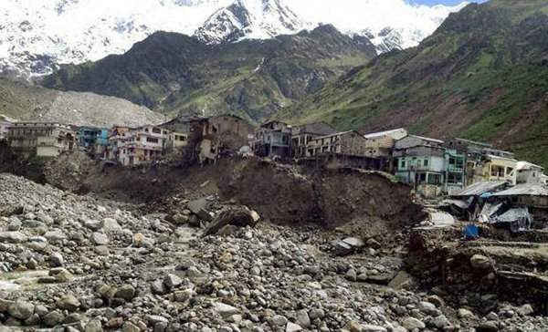 Kedarnath ở dãy Himalaya sau khi BĐKH gây ra lở đất hồi năm 2013. Ảnh: Sanjay Semwa
