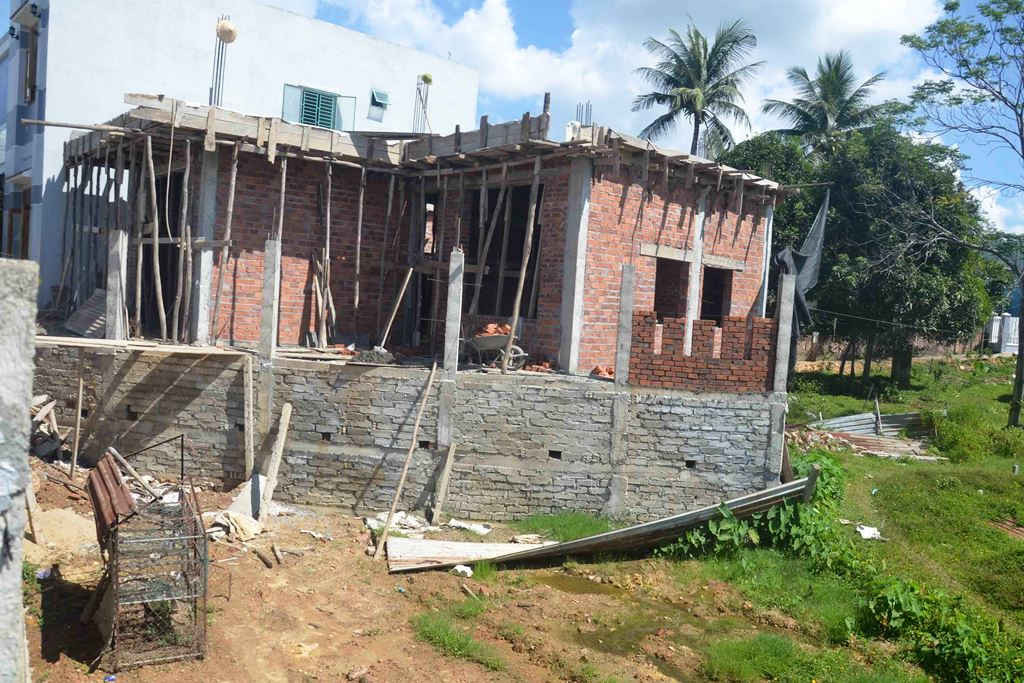 Căn nhà thứ 2 đang xây trái phép trên đất nông nghiệp của gia đình ông Hùng (chiều ngày 26/9)