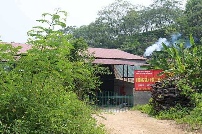 Huyện Yên Bình yêu cầu xưởng than sinh học của bà Lê Thị Thơm phải dừng hoạt động để khắc phục sự cố môi trường theo quy định