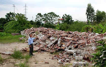 Xử lý công trình xây dựng vi phạm trên đất thuỷ lợi ở xã Trung Hưng, huyện Yên Mỹ.