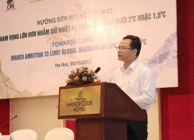 Phó Cục trưởng Cục BĐKH Phạm Văn tấn phát biểu tại hội thảo