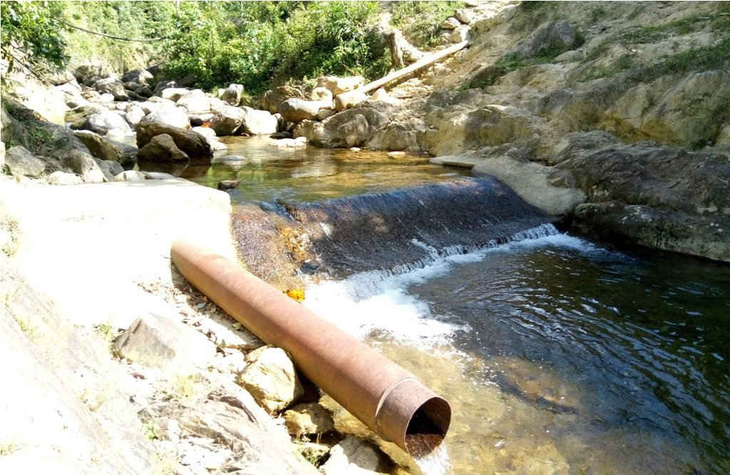 Nguồn nước sinh hoạt của người dân được lấy từ thượng nguồn suối La Tân