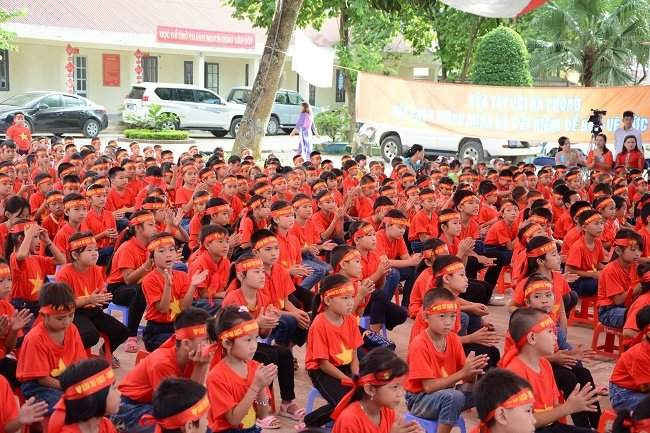 Buổi lễ thu hút 800 em học sinh khu vực biên giới xã Thanh Lương, huyện Điện Biên
