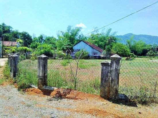 Một phần khu đất và nhà ở hộ ông Sơn đang quản lý, sử dụng tại thôn Phước Thung