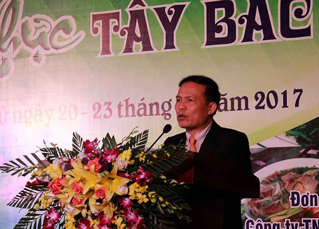Ông Ngô Hoài Chung, Phó Tổng cục trưởng Tổng cục du lịch phát biểu tại lễ khai mạc Liên hoan.