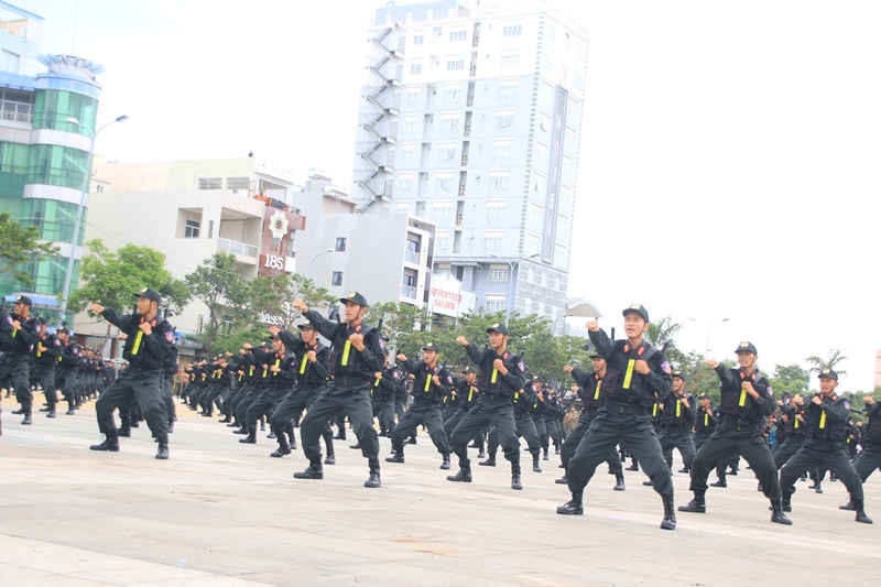 Đội hình Cảnh sát đặc nhiệm trong chương trình tổng duyệt lễ xuất quân, diễn tập phương án bảo vệ Tuần lễ Cấp cao APEC 2017