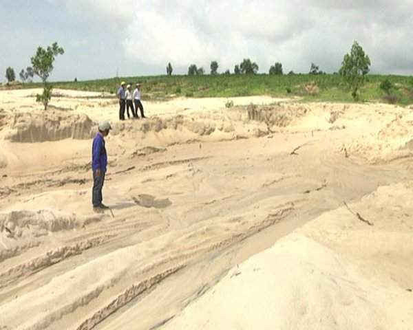 Tỉnh Bình Thuận sẽ xử lý nghiêm tình trạng khai thác khoáng sản trái phép trên địa bàn huyện Hàm Tân