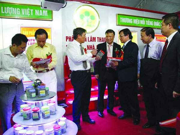 Sản phẩm của Công ty cổ phần Supe Phốt phát và Hóa chất Lâm Thao tại Hội chợ Nông nghiệp quốc tế đồng bằng Bắc Bộ