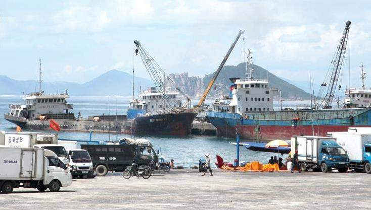 Cảng Vũng Rô là hạng mục hạ tầng quan trọng của Khu kinh tế Nam Phú Yên