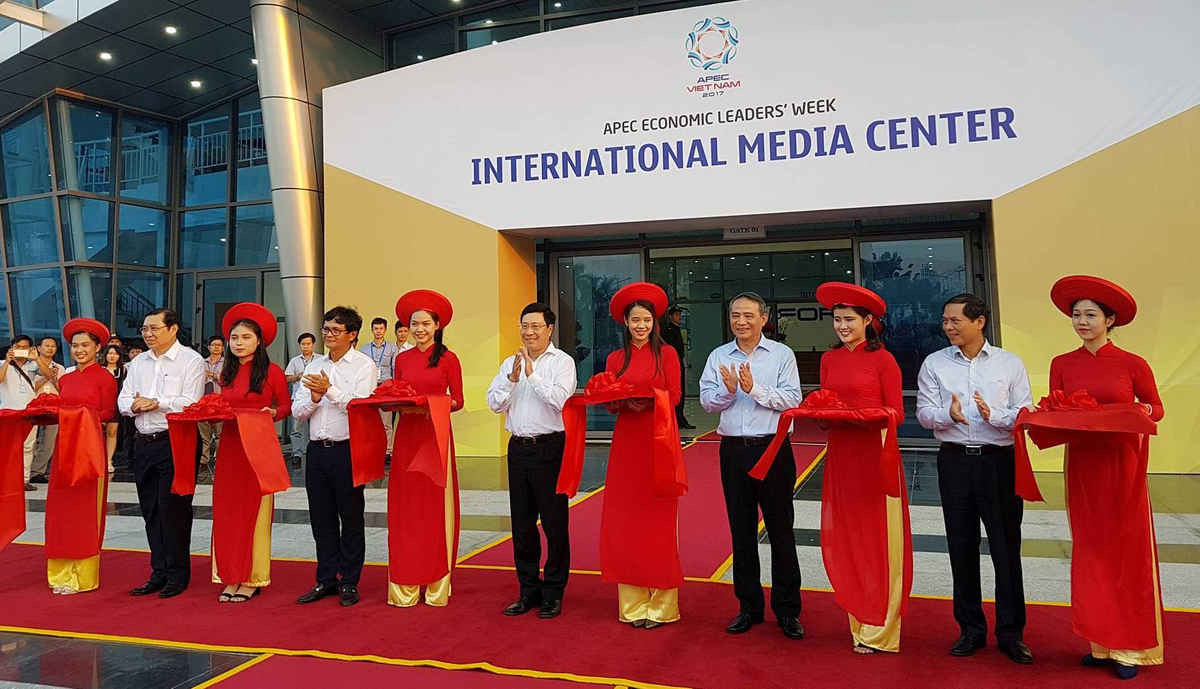 Lễ cắt băng khánh thành Trung tâm báo chí Quốc tế APEC