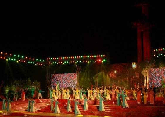 Chương trình nghệ thuật “ Huyền thoại Truông Bồn” được tổ chức hoành tráng, khơi gợi tình yêu quê hương đất nước