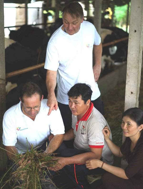 Các nông dân Hà Lan hướng dẫn về dinh dưỡng tại chuồng trại