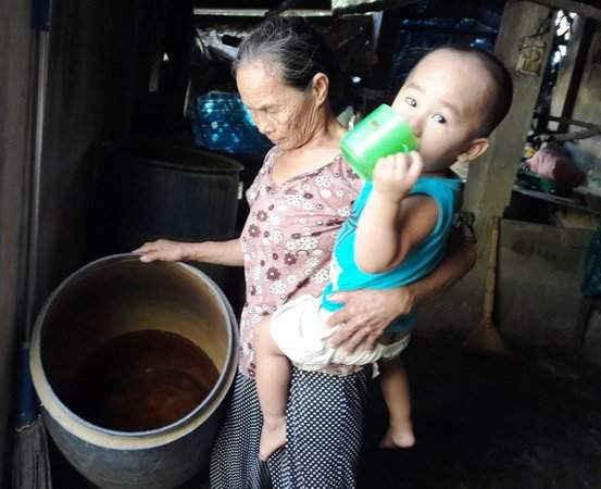 Gần 80 người dân ở khối Đồng Nò luôn sống trong cảnh thiếu nước sạch