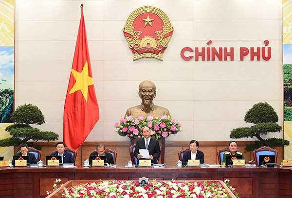 Thủ tướng Nguyễn Xuân Phúc phát biểu chủ trì phiên họp thường kỳ Chính phủ tháng 10/2017. Ảnh: chinhphu.vn