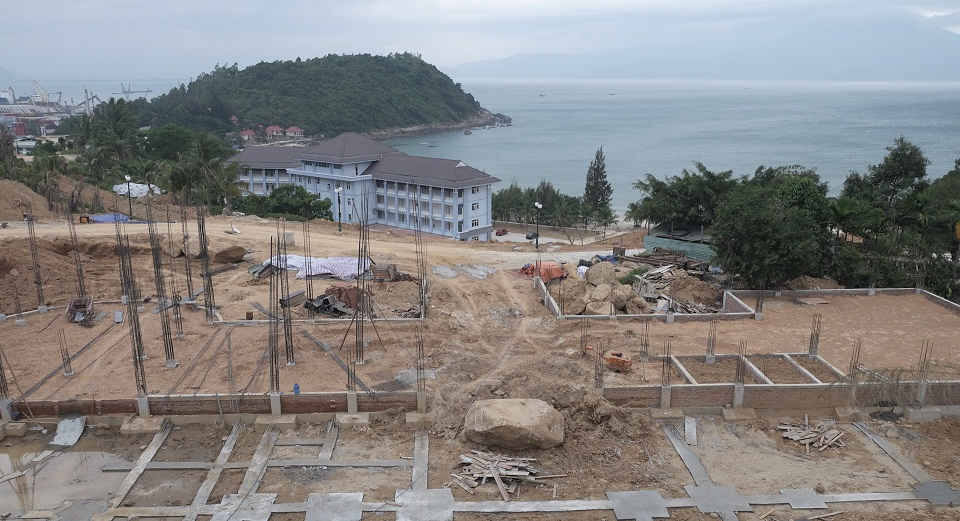 Bán đảo Sơn Trà bị cày xới thi công 40 móng biệt thự không phép do chính quyền sở tại buông lỏng trách nhiệm