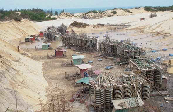 Quan điểm của UBND tỉnh Bình Thuận là khai thác ti tan phải gắn với chế biến sâu