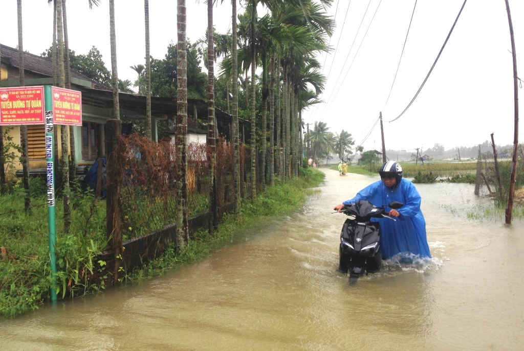 Nhiều khu vực trên địa bàn xã Duy Vinh huyện Duy Xuyên đã bị ngập nước.