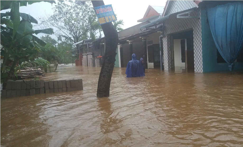 Mưa lớn tại Thừa Thiên Huế khiến nước dâng cao, một người mất tích