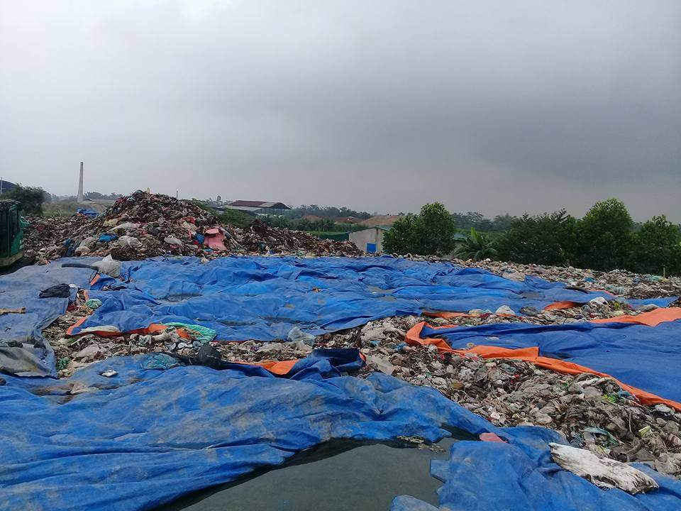 Bãi chôn lấp rác thải ở xã Đông Lỗ, huyện Ứng Hòa gây ô nhiễm môi trường nghiêm trọng