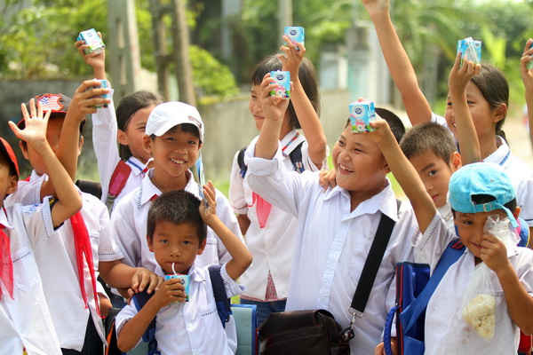 Dutch Lady (nhãn hiệu của FrieslandCampina Việt Nam) thường xuyên tổ chức các hoạt động giáo dục dinh dưỡng và thể chất với mong muốn mang đến sự phát triển toàn diện tối ưu ở trẻ em