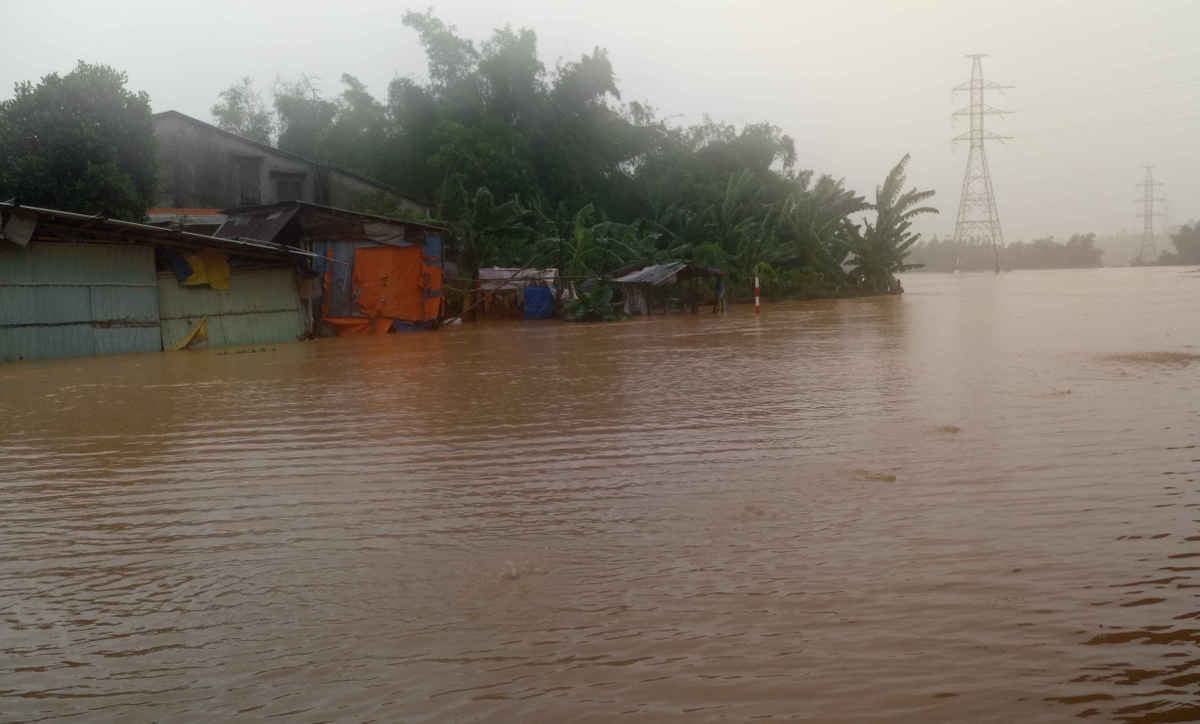 Ước tính thiệt hại do mưa lũ gây ra trên địa bàn huyện Tư Nghĩa khoảng 23 tỷ đồng 