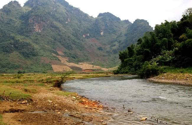 Suối Nậm Húa, xã Xuân Lao, huyện Mường Ảng