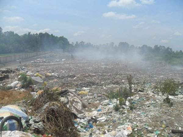 Hiện trạng rác thải đang ùn ứ ngày một quá tải ở bãi rác Tân Tiến, TP. Vị Thanh