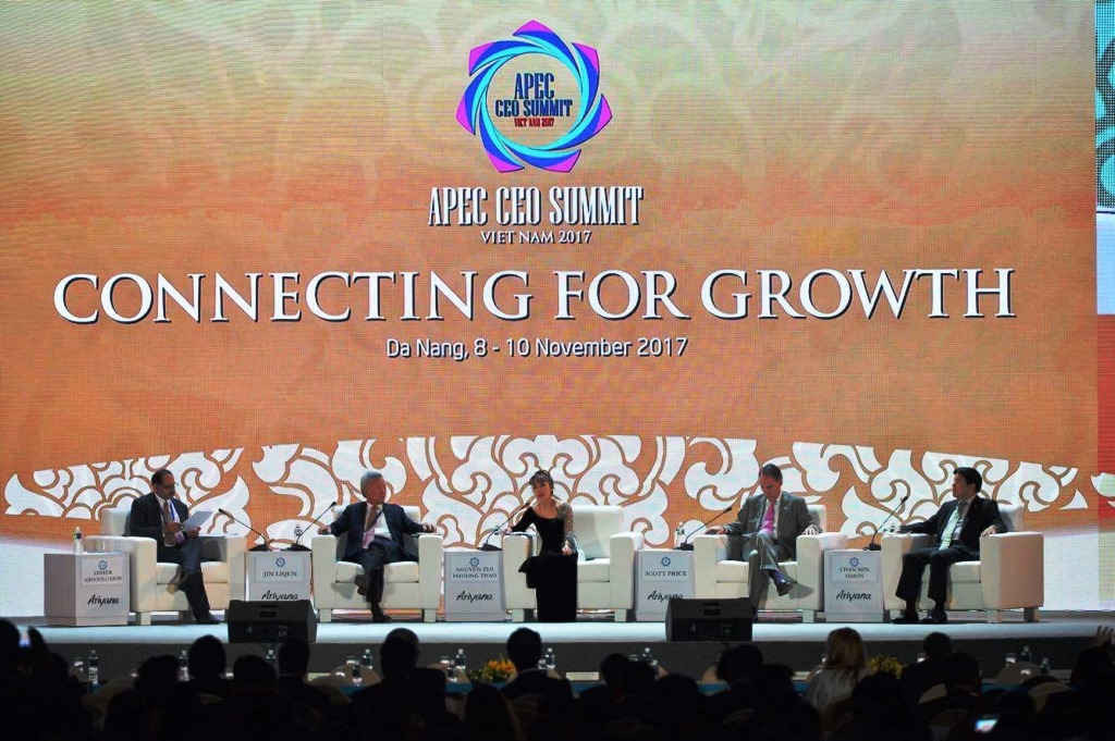 Ngày làm việc thứ hai (9/11) của Hội nghị Thượng đỉnh Kinh doanh APEC (CEO Summit), 