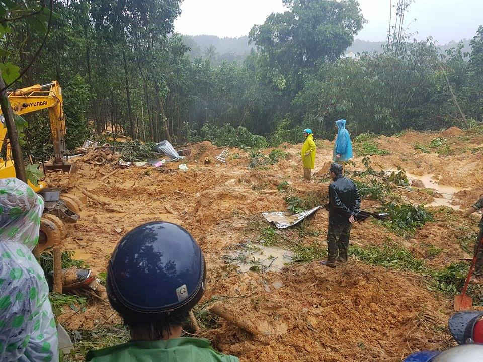 Đợt mưa lũ xảy ra vào đầu tháng 11 đã gây sạt lở núi nghiêm trọng tại huyện Bắc Trà My